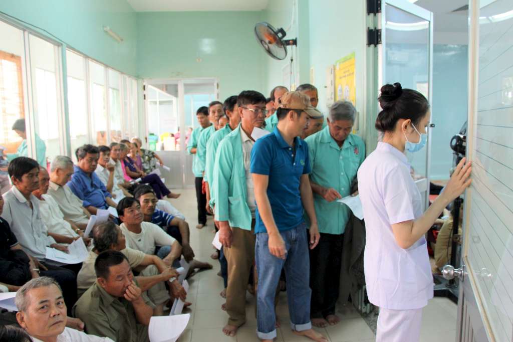 Chương Trình Từ Thiện “Đem Lại ánh Sáng Cho Người Nghèo”