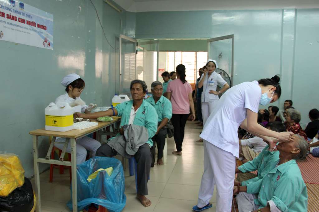 Charity Program “bringing Light To The Poor”